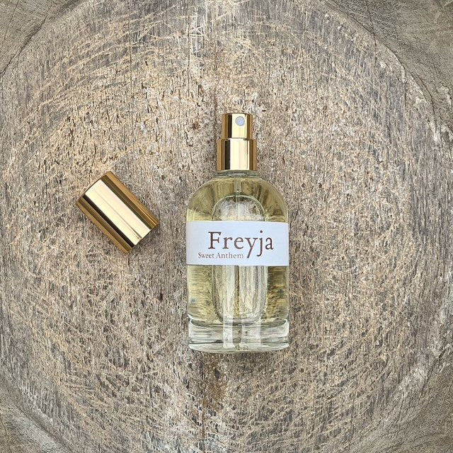 Freyja - warm amber, comforting tonka bean, & tranquil blueberry