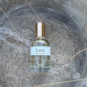 Lou - linden blossom, earthy amber & tonka bean...