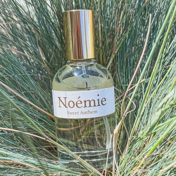 Noémie - bright hyacinth, red amber & ylang ylang
